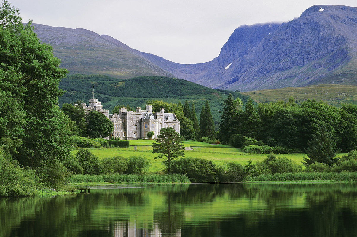 Experience Scottish Hospitality: A Stay at Mercure Ardoe House Image