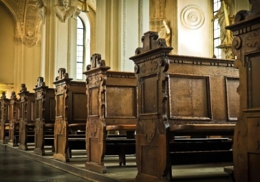 The Difference Between Church Pew Chairs and Traditional Pews sidebar image